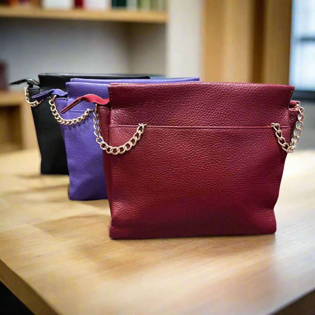 حقيبة نسائية من الجلد من BOL بحمالة عابرة للجسم مع سلسلة وحزام جلديEX-STOCK Canada 