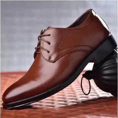 Schwarze Schuhe mit spitzer Zehenpartie für Männer - EX-STOCK Canada