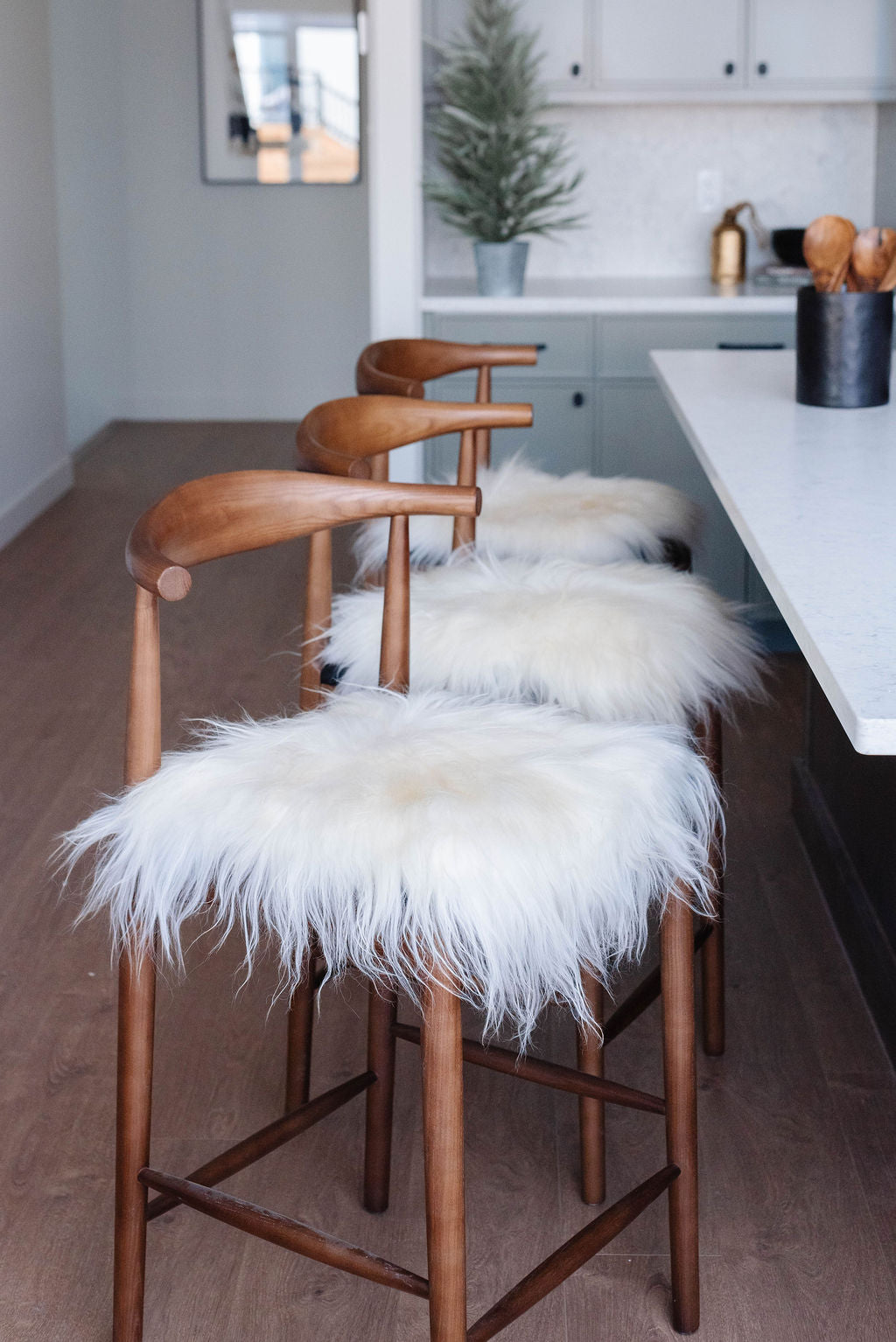 Weiße isländische Schaffell-StuhlkissenEX-STOCK Canada 