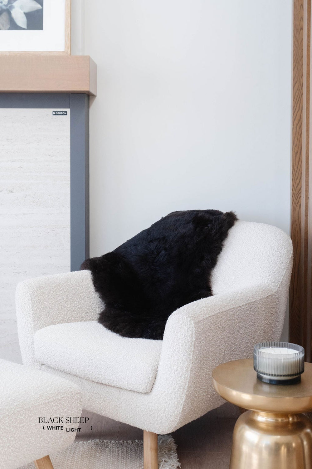 Geschorenes schwarzes isländisches SchaffellEX-STOCK Canada 