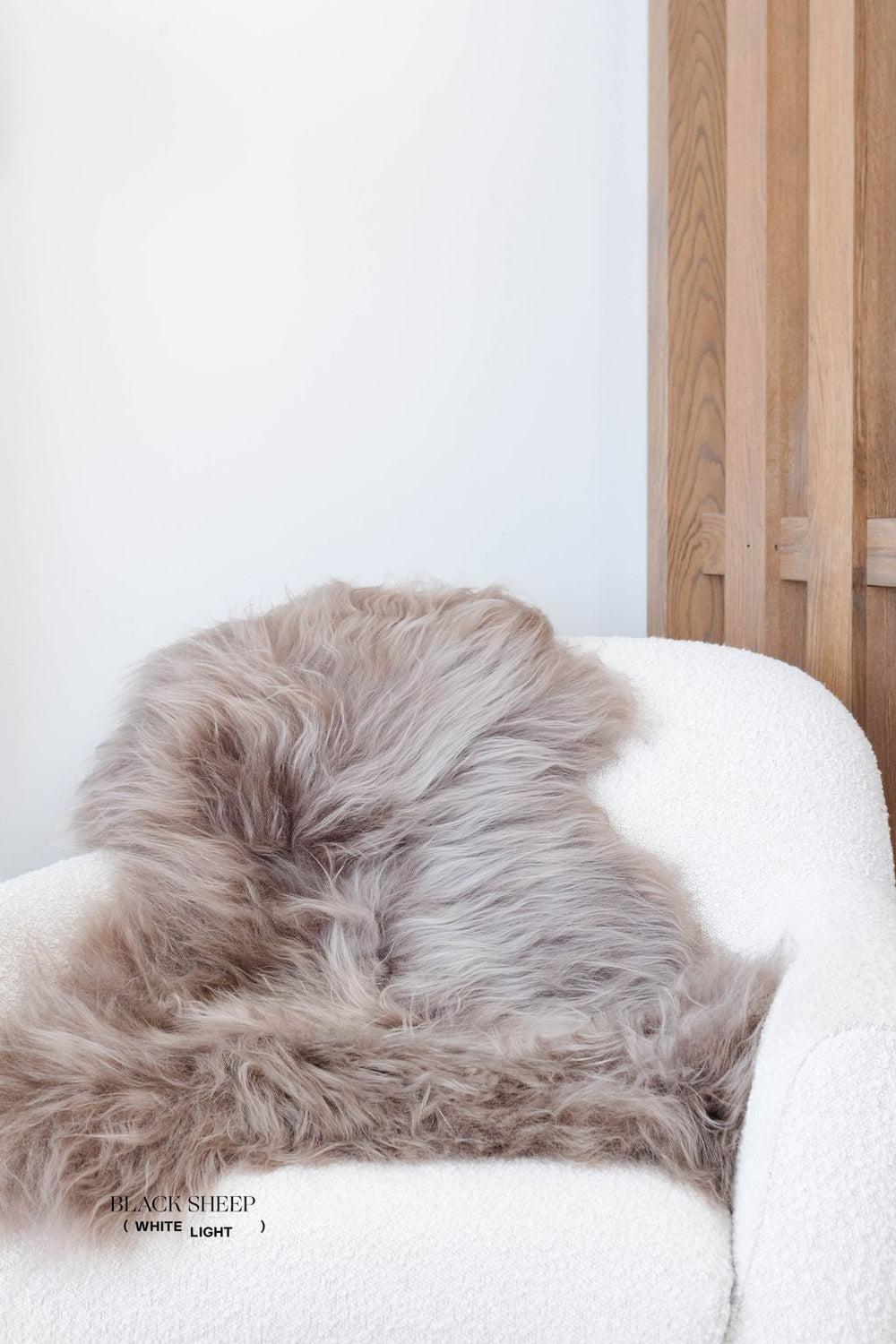 جلد غنم أيسلندي بلون التوبEX-STOCK Canada 