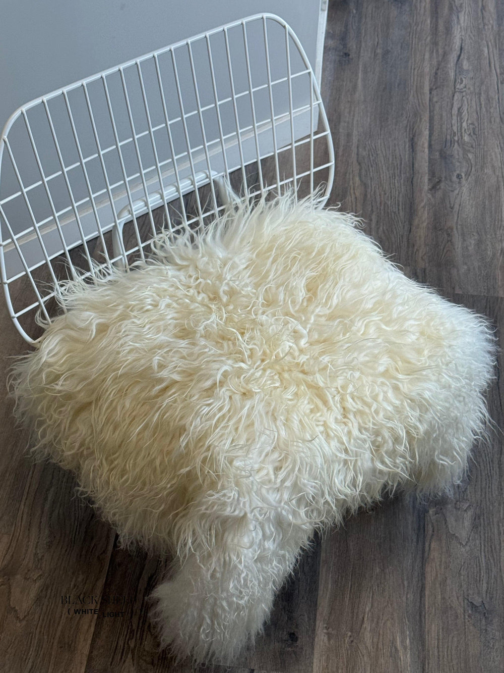 Peau de mouton islandaise bouclée blanche 