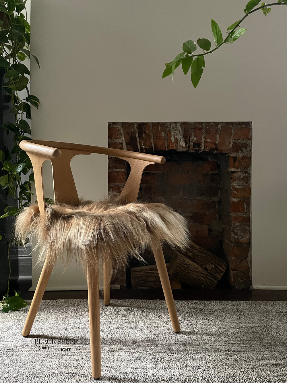 BROWN ICELANDIC SHEEPSKIN CHAIR PAD 