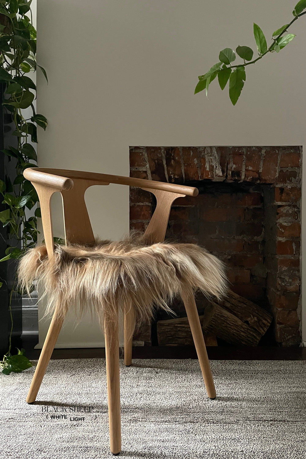 BROWN ICELANDIC SHEEPSKIN CHAIR PAD 