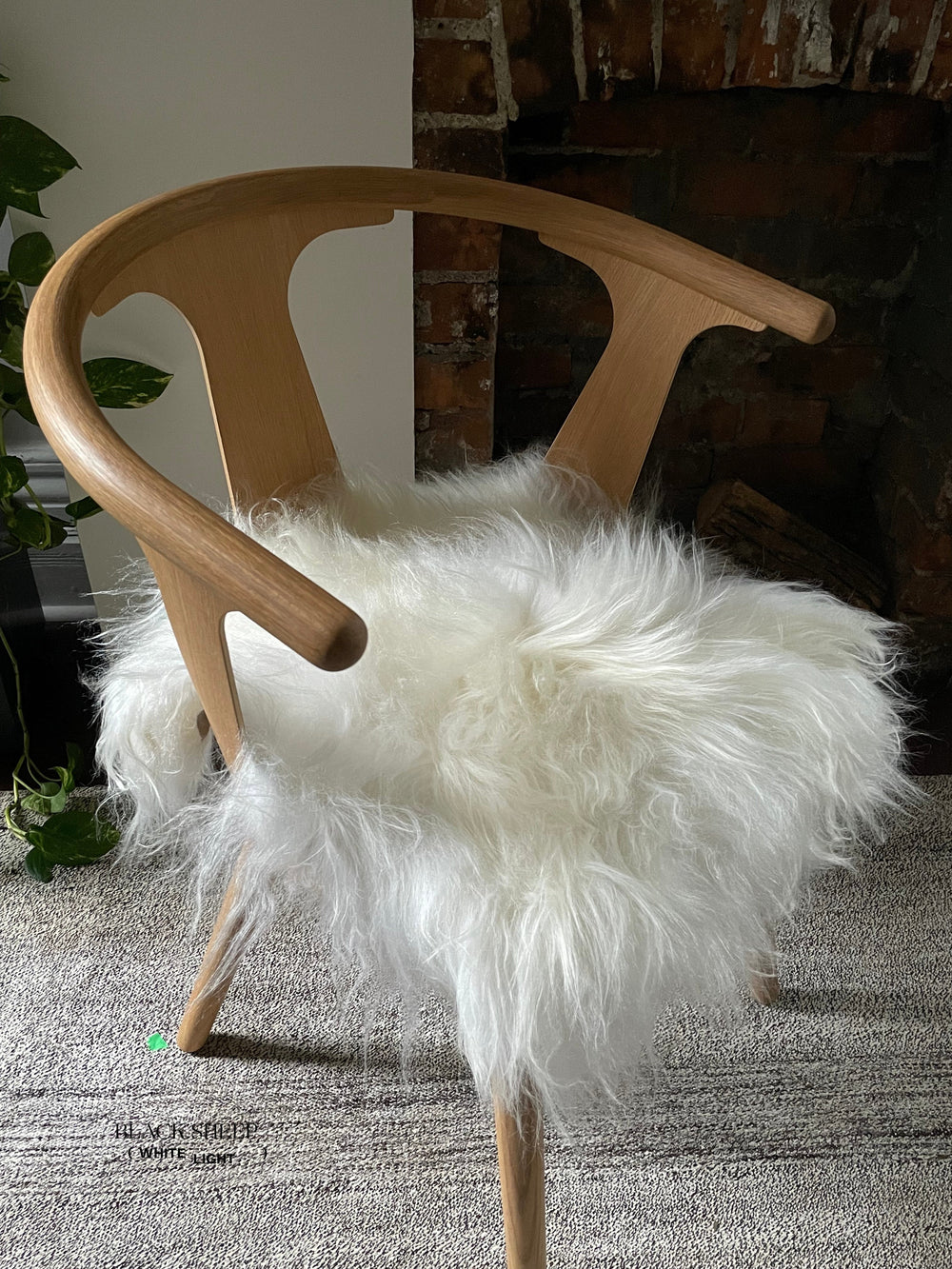White Icelandic Sheepskin Chair Pad 