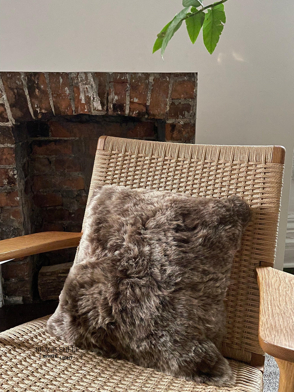 Housse de coussin carrée en peau de mouton islandaise brune tondueEX-STOCK Canada 