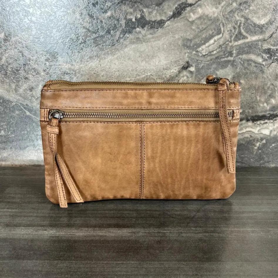 حقيبة كتف جلدية من MET مع جيوب أمامية مزدوجة بسحاباتEX-STOCK Canada 