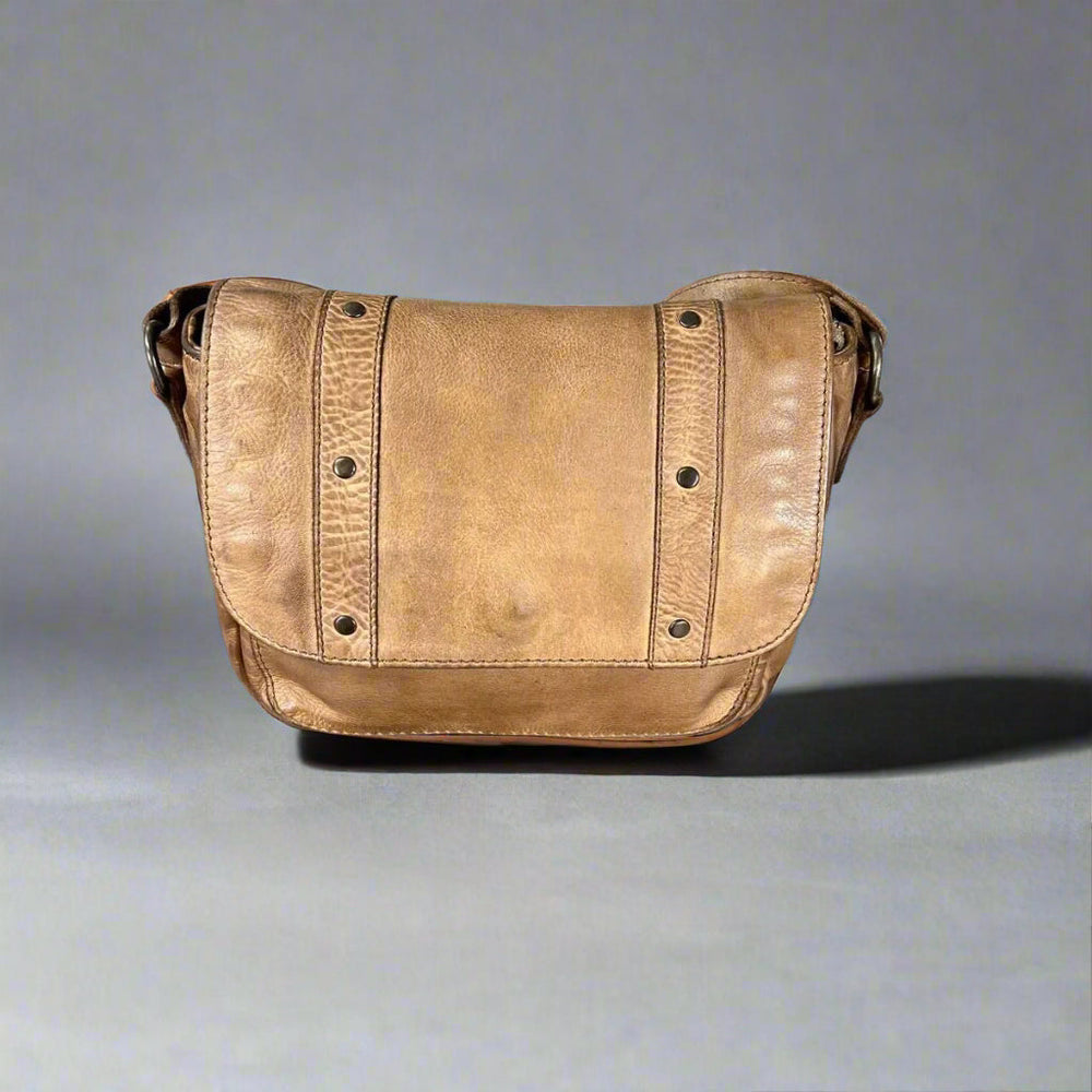 حقيبة كروس بودي جلدية مزينة بمثبتاتEX-STOCK Canada 