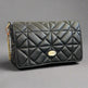 Bolso bandolera de cuero suave acolchado con correa de cadena | EX-STOCK Canada 