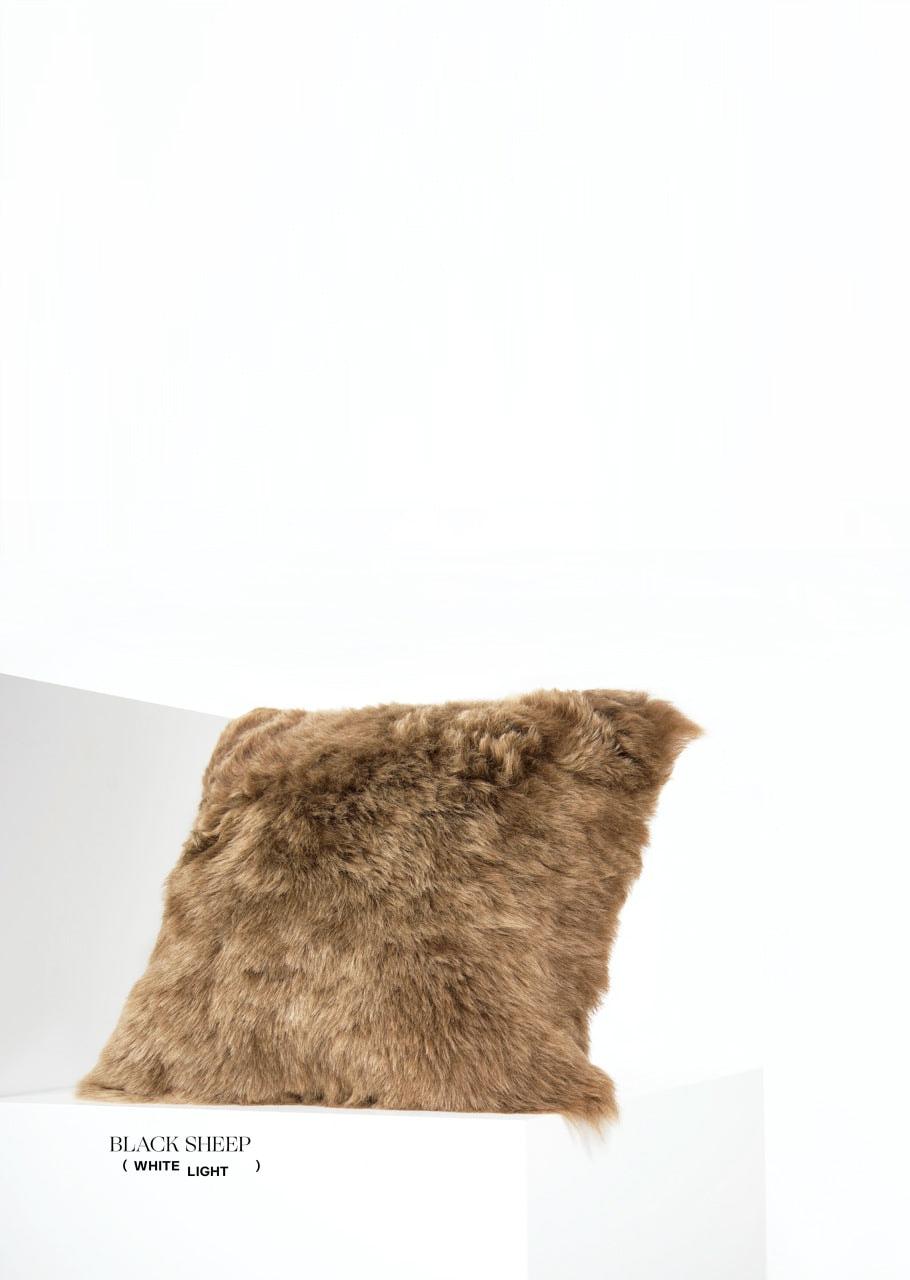 Housse de coussin carrée en peau de mouton islandaise brune tondueEX-STOCK Canada 