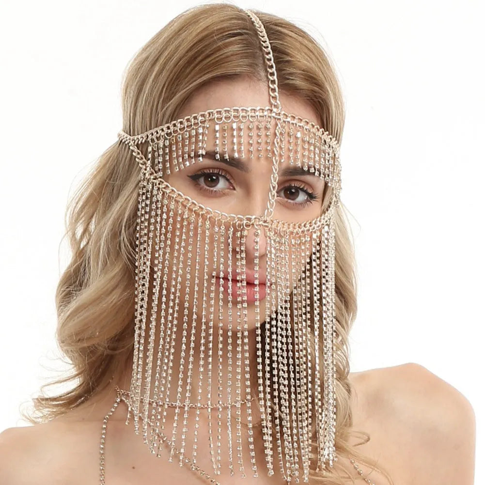 Punk -Strass -Kopfketten am Rande