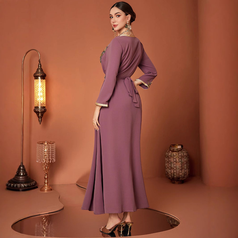 Robe musulmane élégante et moderne brodée en mousseline du Moyen-Orient - EX-STOCK Canada