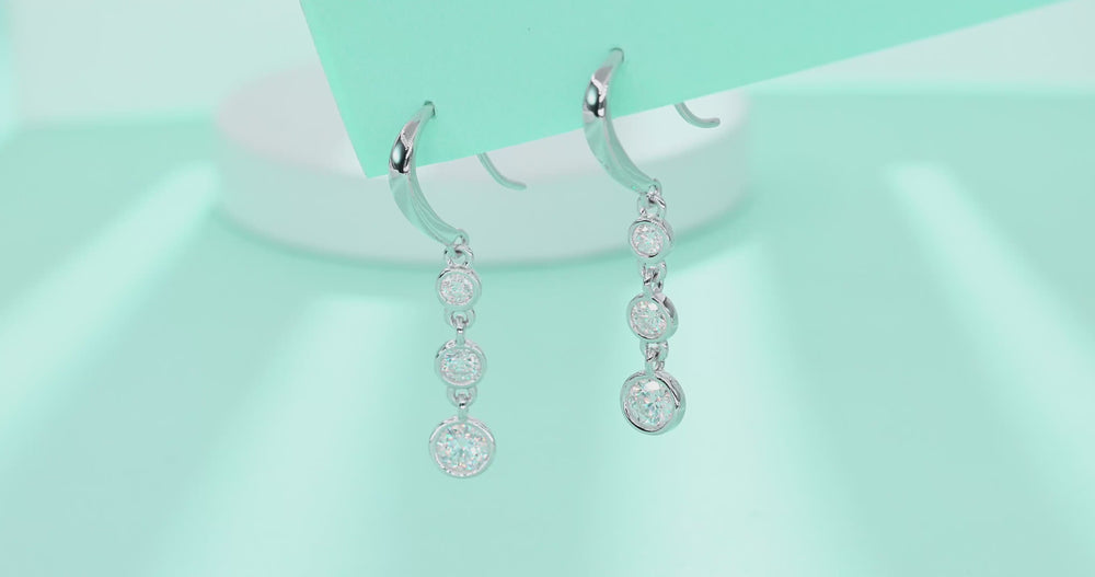 Starlight Moissanite Stud Earrings – 0.3ct S925 Silver | GRA Certified